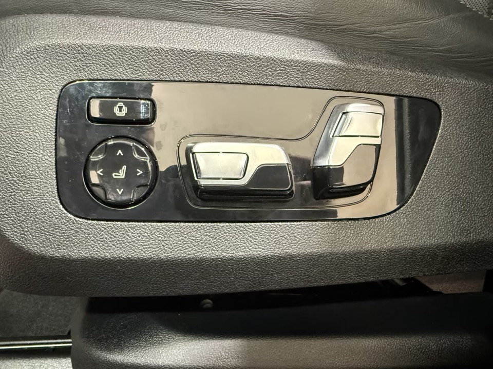 BMW X5 M Competition - foto 15