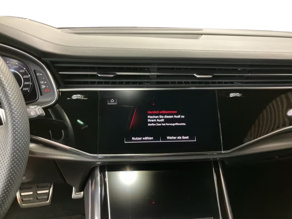 Audi RS Q8 - foto 13