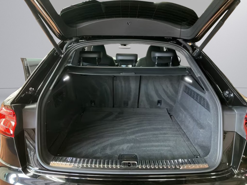 Audi RS Q8 - foto 16