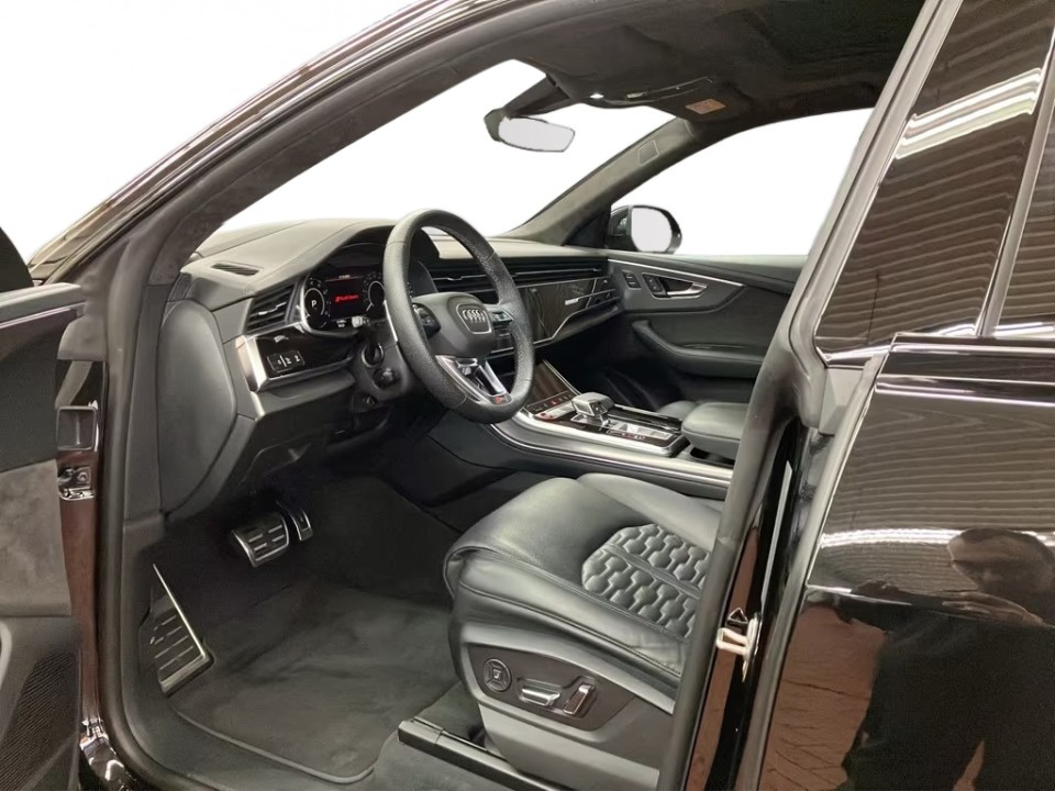 Audi RS Q8 - foto 10