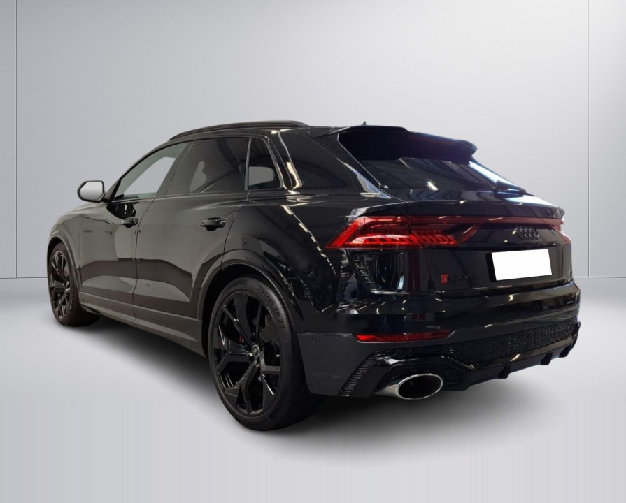 Audi RS Q8 (5)