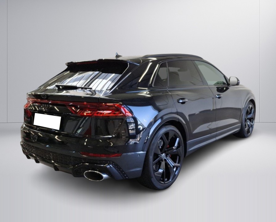 Audi RS Q8 (3)