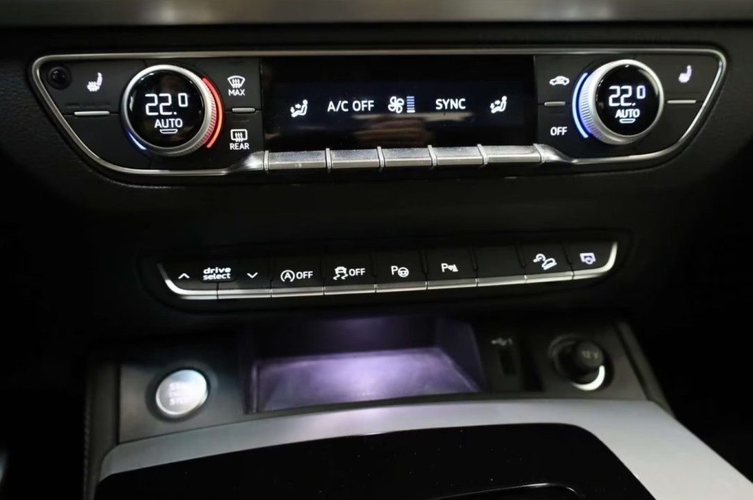 Audi Q5 50TDI quattro tiptronic S-Line - foto 11