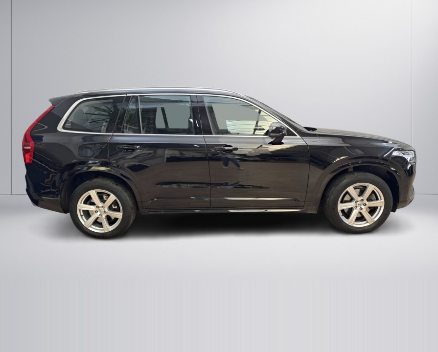 Volvo XC 90 B4 Momentum Pro (2)