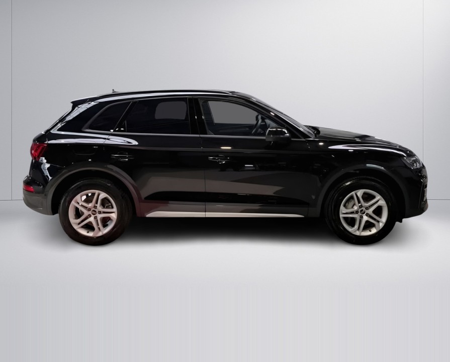 Audi Q5 50 TFSIe quattro S tronic (2)