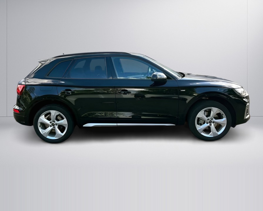 Audi Q5 45TFSI quattro S tronic (2)