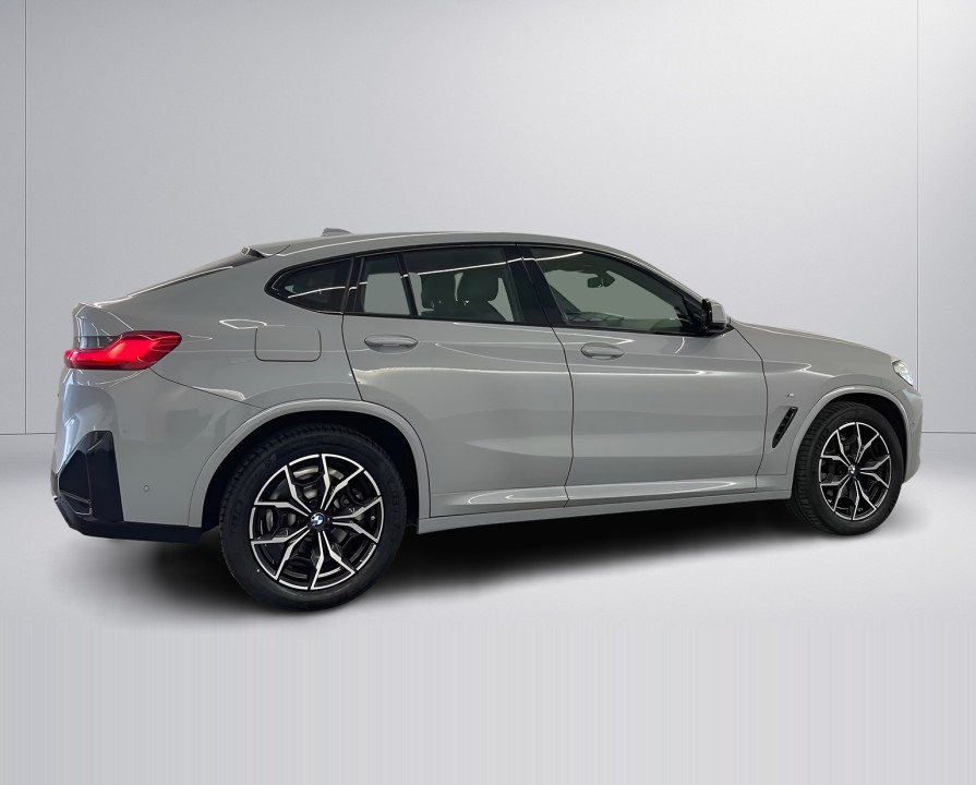 BMW X4 xDrive20d M-Sport (2)