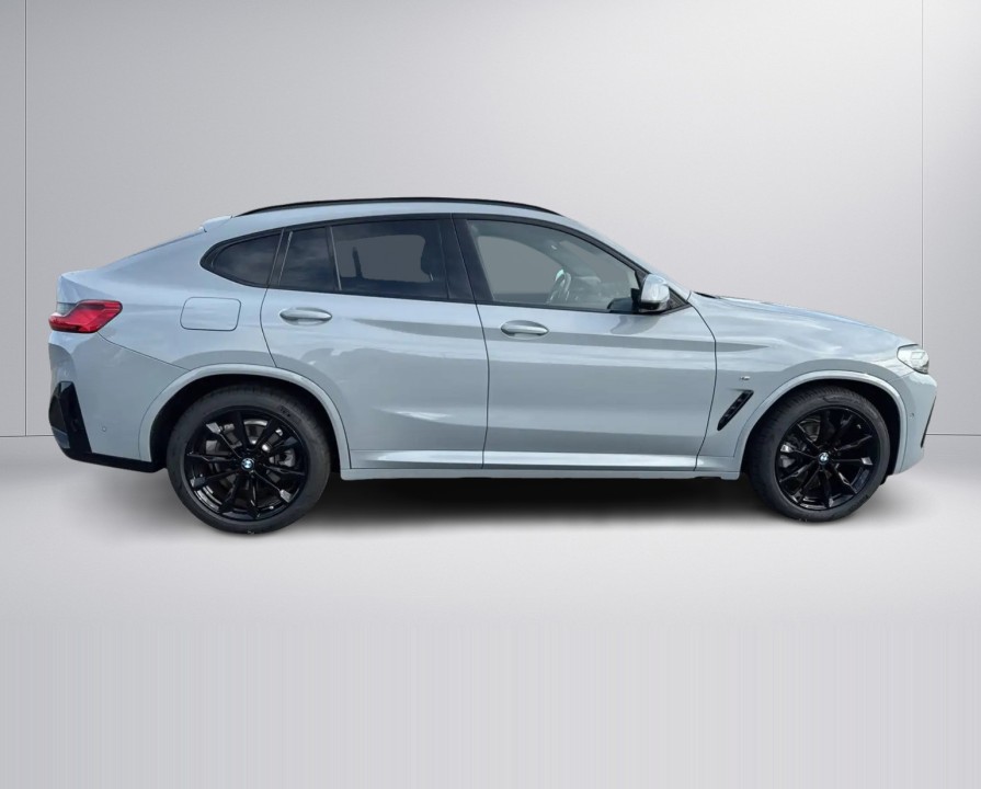 BMW X4 xDrive20d M-Sport (2)