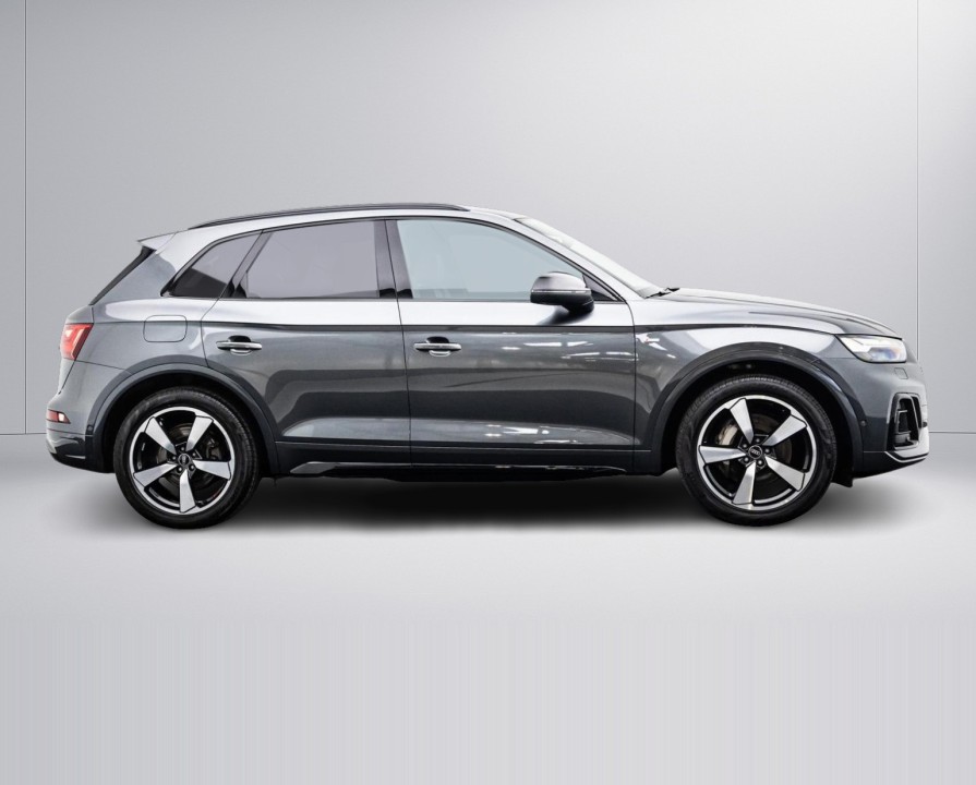 Audi Q5 55 TFSIe quattro S tronic (2)