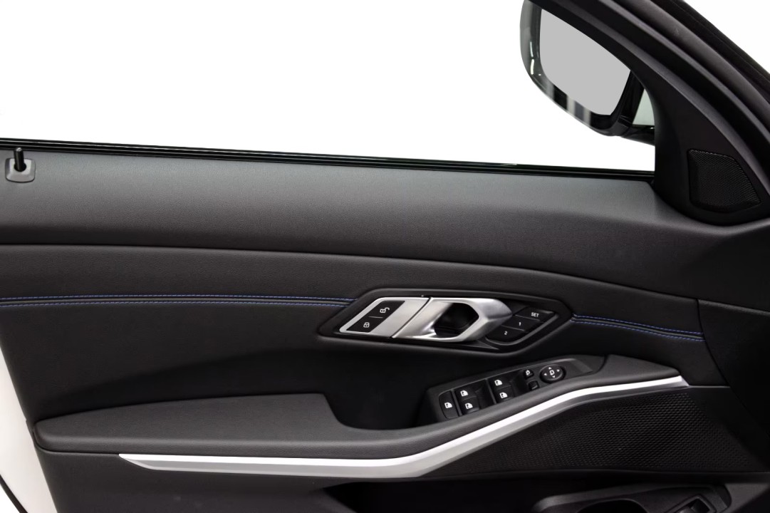 BMW Seria 3 320i xDrive M-Sport - foto 16