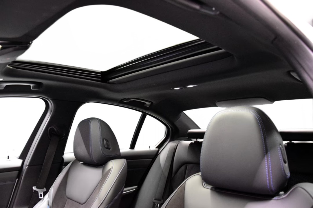 BMW Seria 3 320i xDrive M-Sport - foto 15