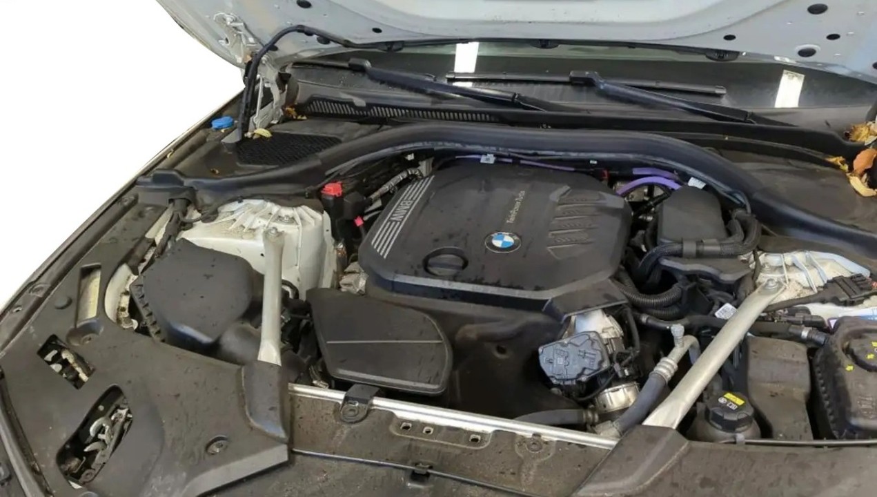 BMW Seria 5 520d xDrive M-Sport - foto 10