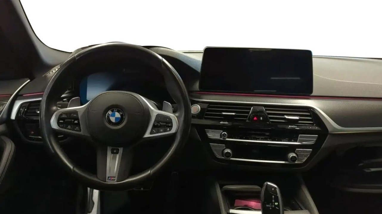 BMW Seria 5 520d xDrive M-Sport - foto 7