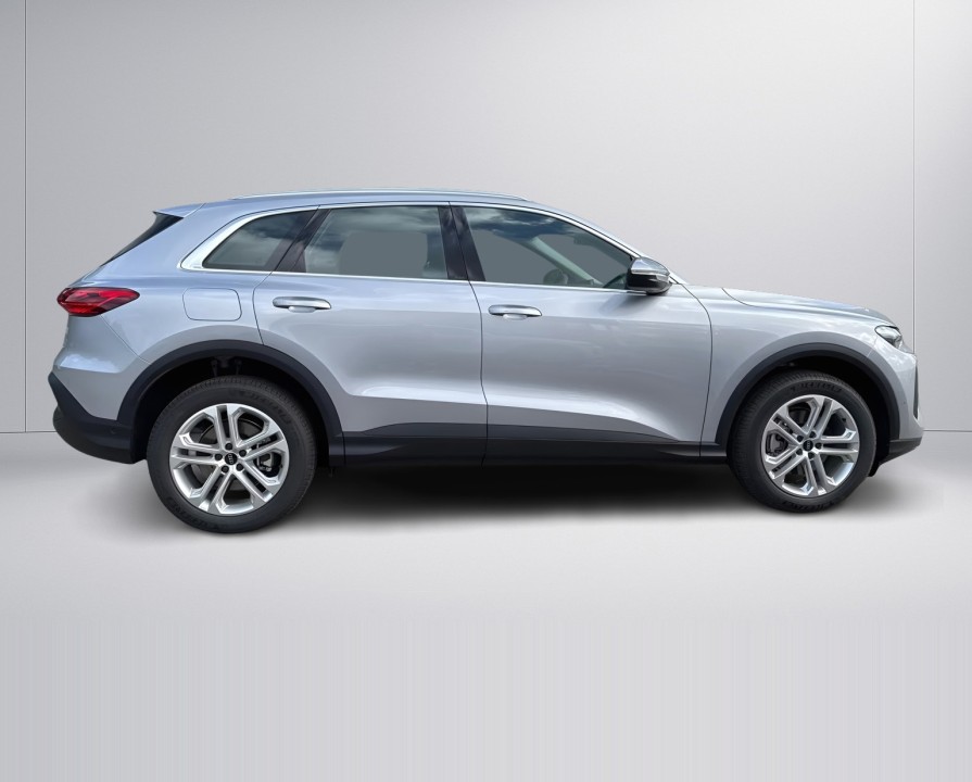 Audi Q5 40TFSI S tronic (2)