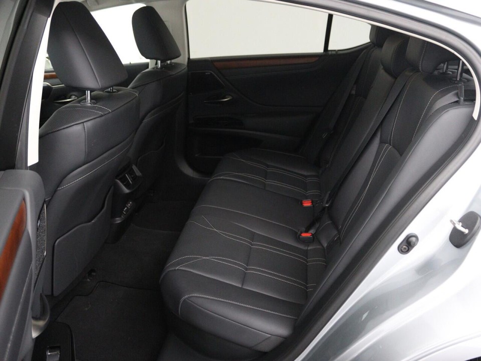 Lexus Seria ES 300h Executive Line - foto 17