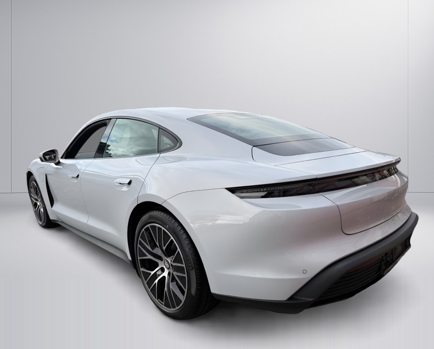Porsche Taycan (4)