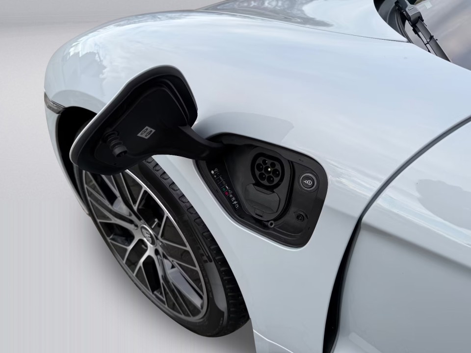 Porsche Taycan - foto 23