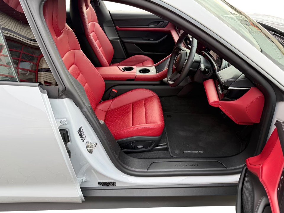 Porsche Taycan - foto 11