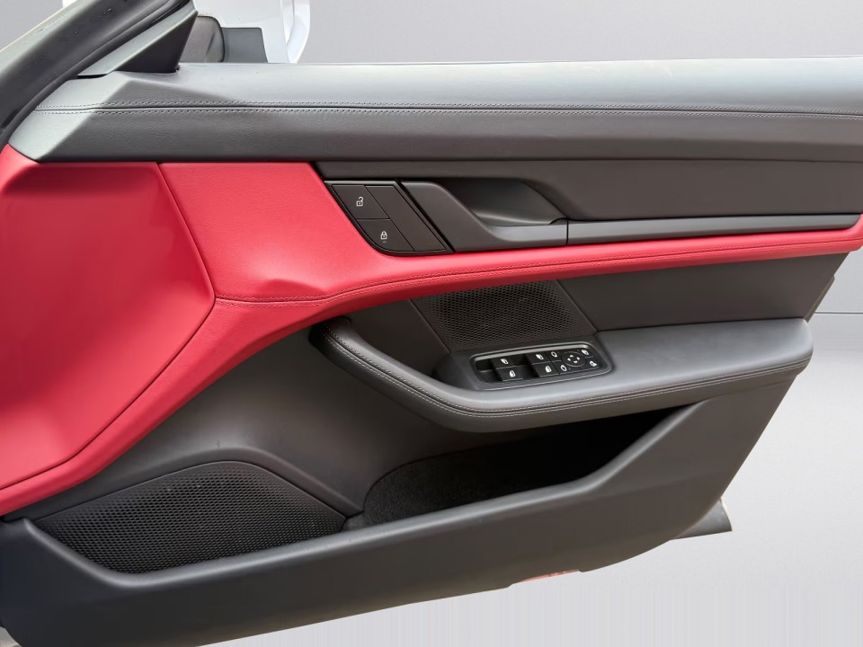 Porsche Taycan - foto 19