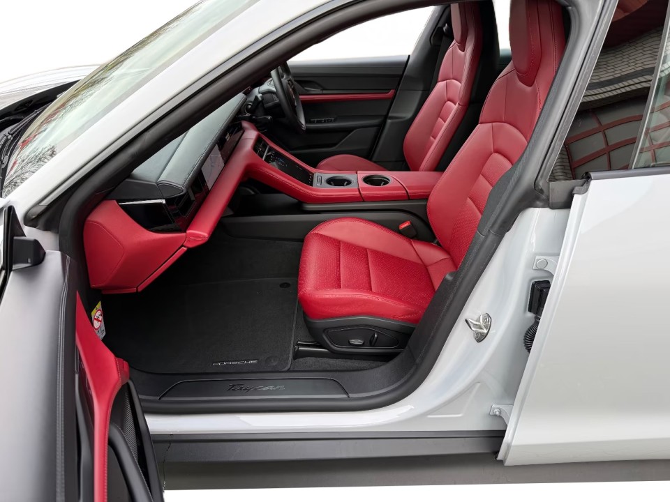 Porsche Taycan - foto 12