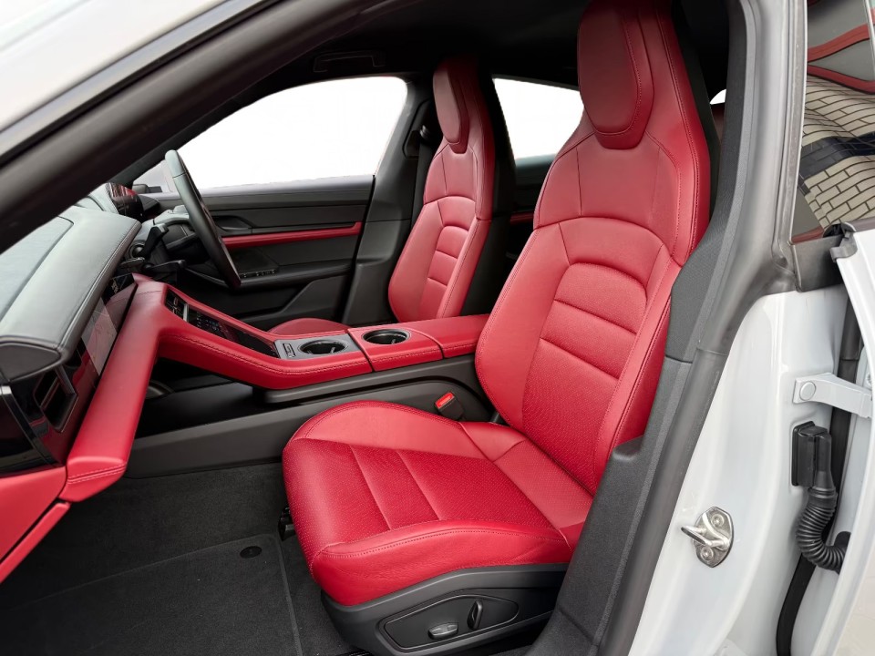 Porsche Taycan - foto 10