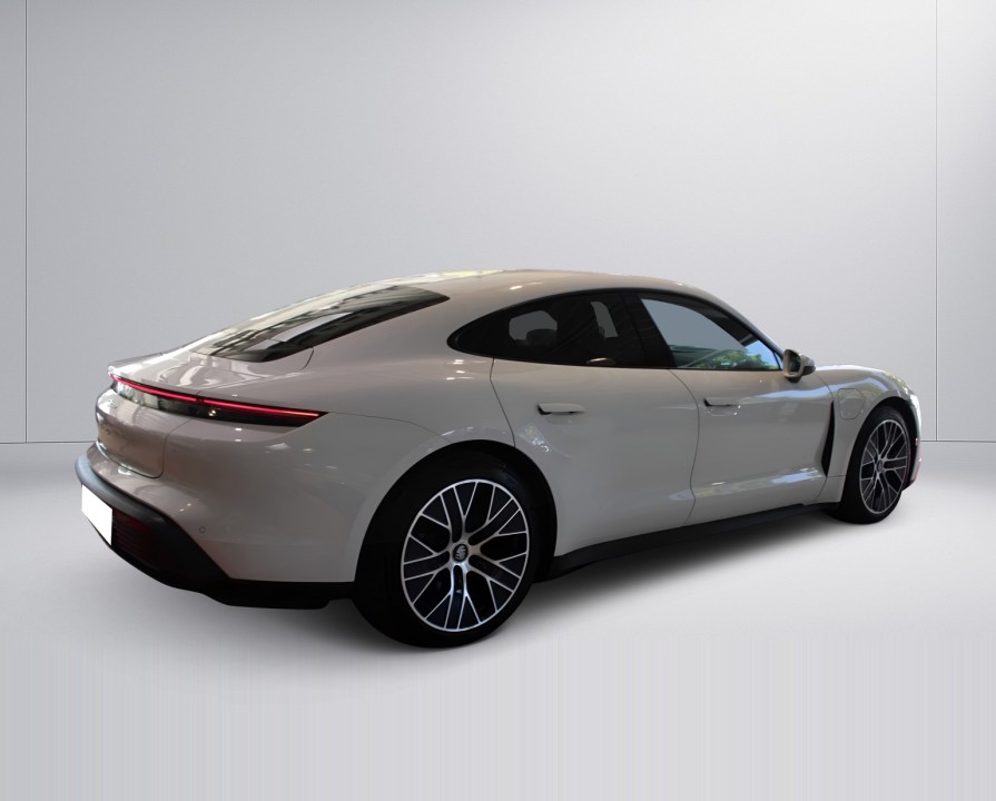 Porsche Taycan (4)