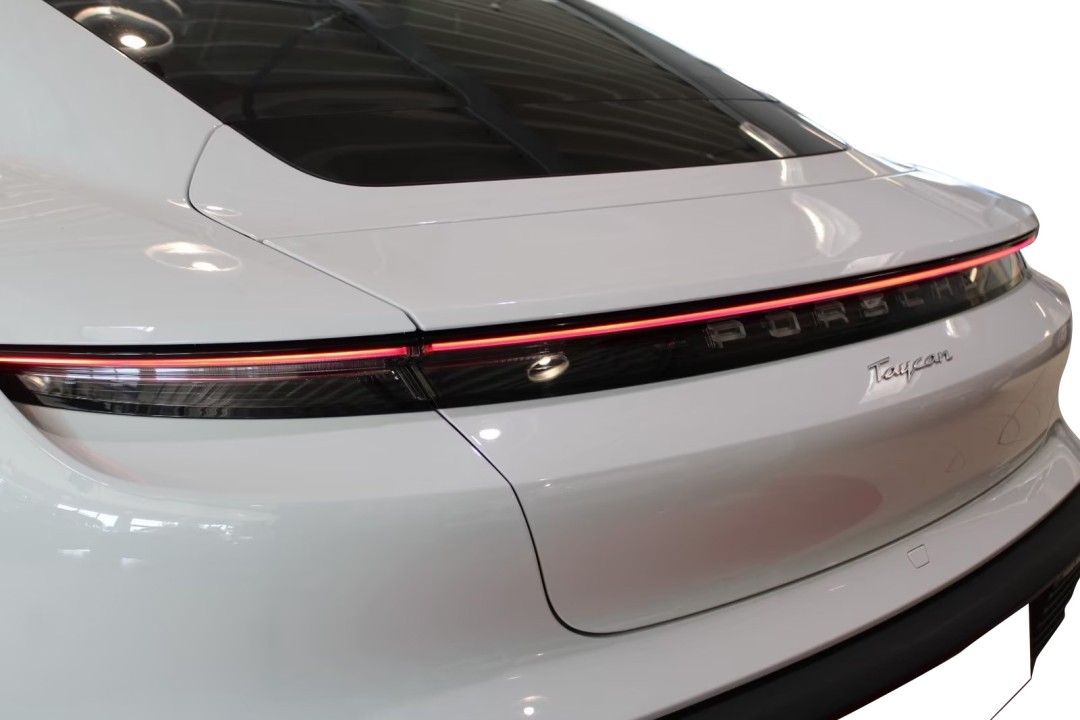 Porsche Taycan - foto 28