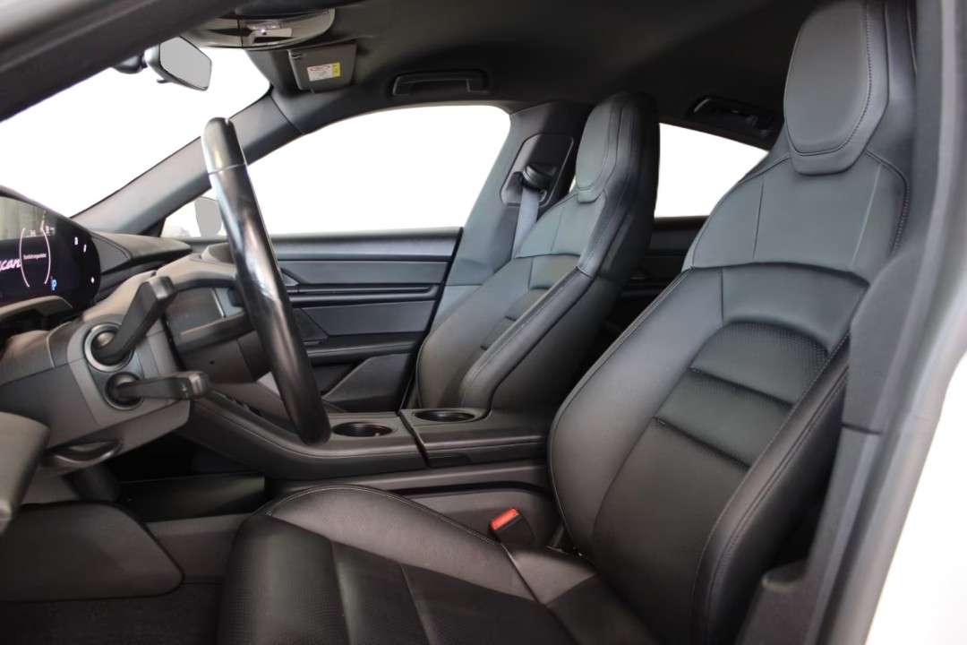 Porsche Taycan - foto 9