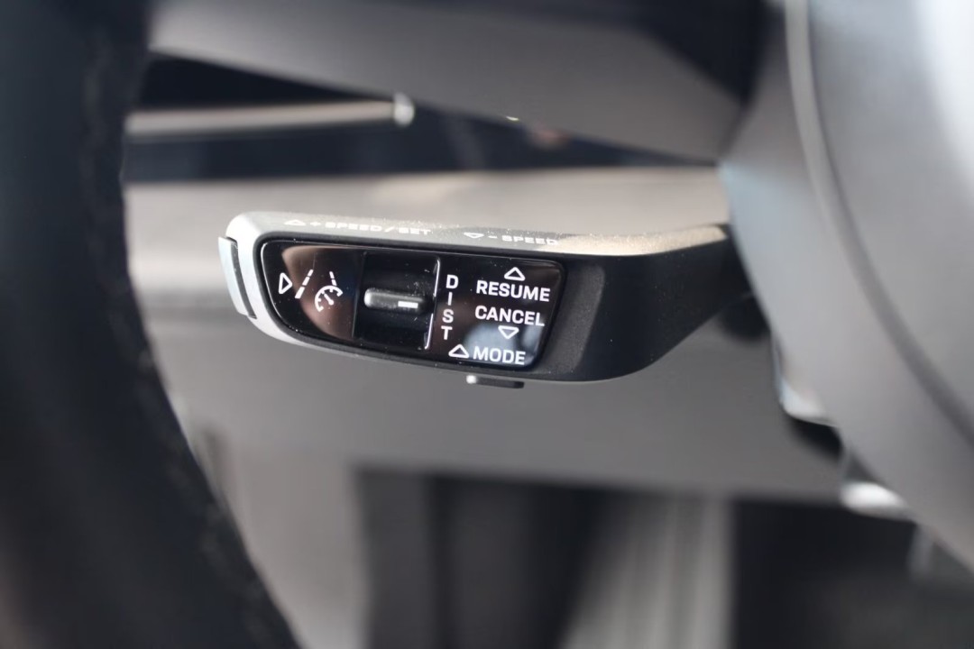 Porsche Taycan - foto 12