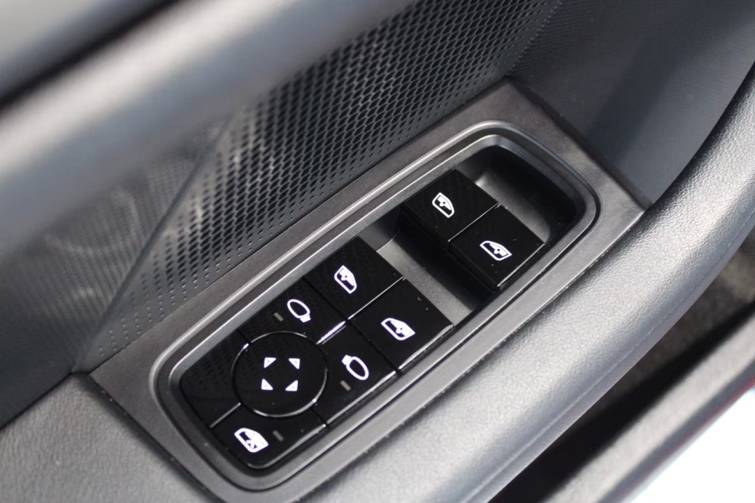 Porsche Taycan - foto 21