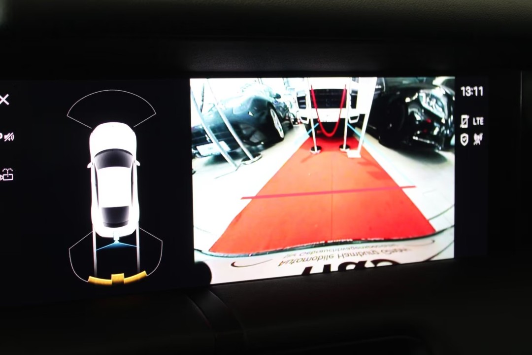 Porsche Taycan - foto 17