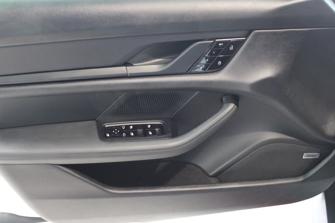 Porsche Taycan - foto 20