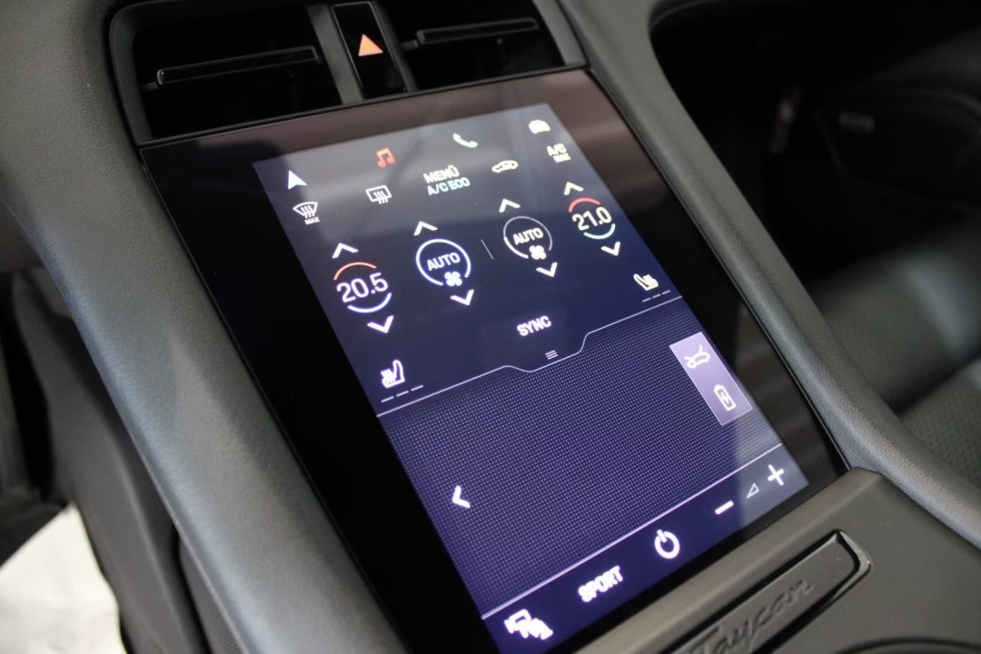 Porsche Taycan - foto 13