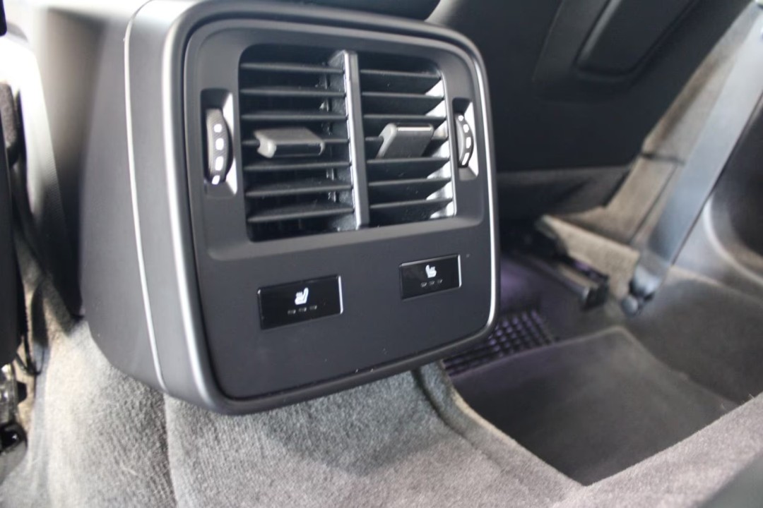 Porsche Taycan - foto 18