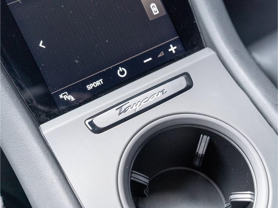 Porsche Taycan - foto 17