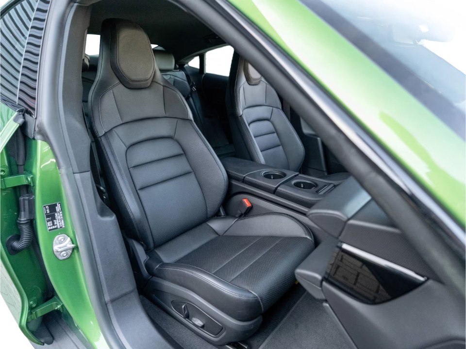 Porsche Taycan - foto 15