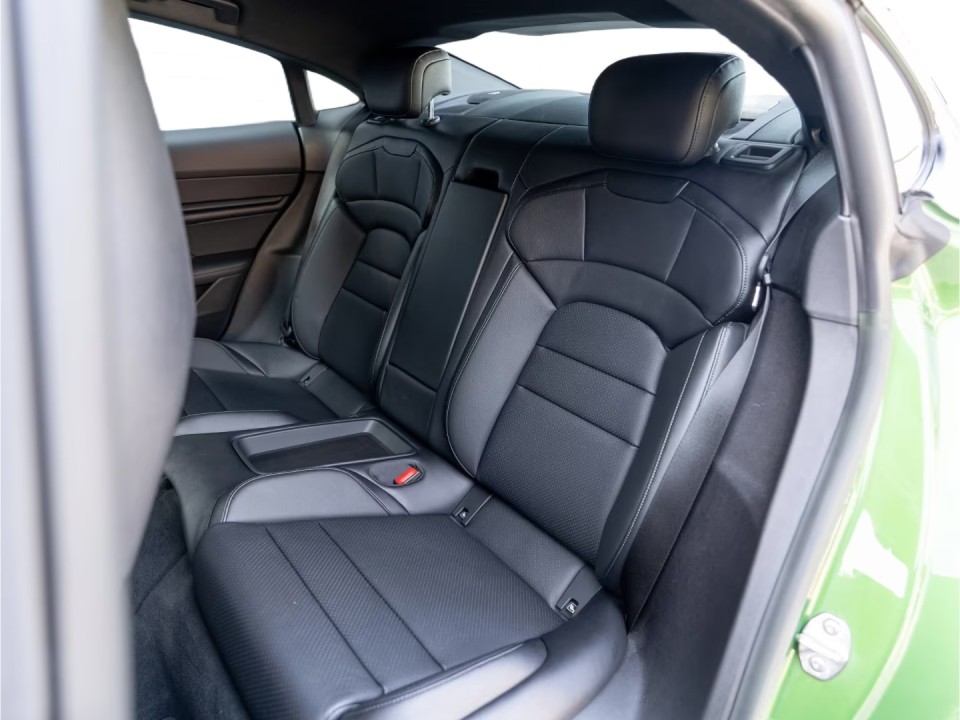 Porsche Taycan - foto 16