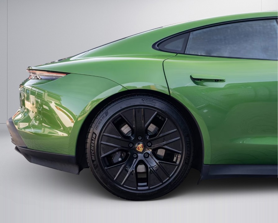 Porsche Taycan - foto 31