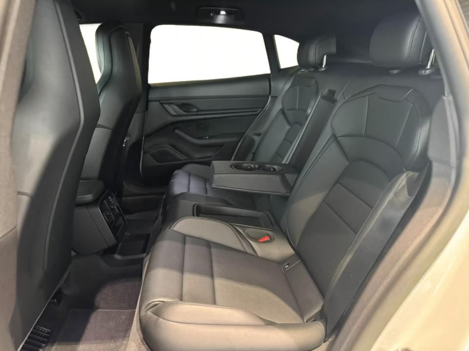 Porsche Taycan Sport Turismo - foto 14