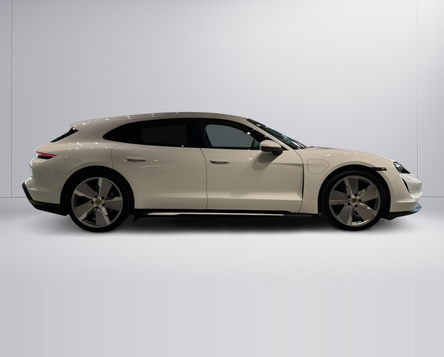 Porsche Taycan Sport Turismo (2)