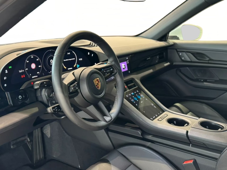 Porsche Taycan Sport Turismo - foto 12