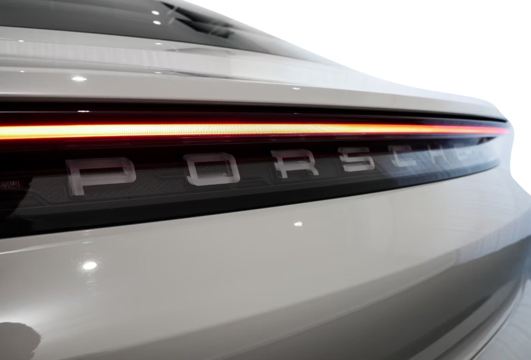 Porsche Taycan - foto 28