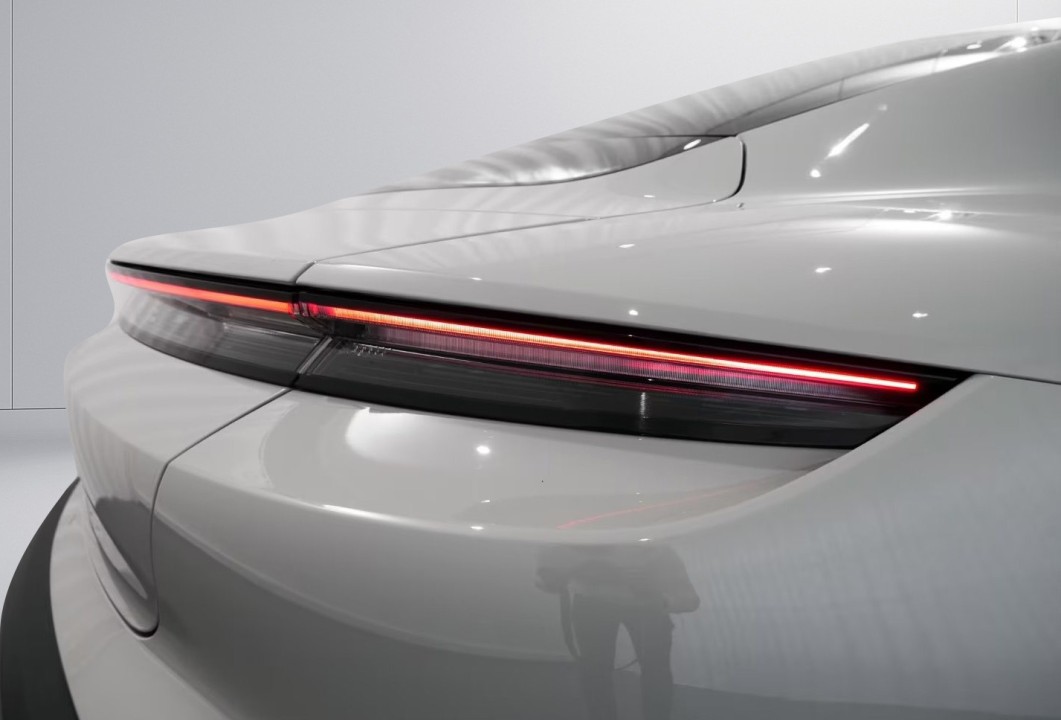 Porsche Taycan - foto 29