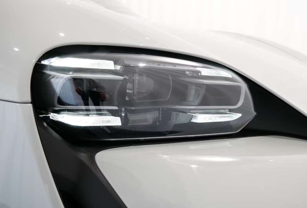 Porsche Taycan - foto 27