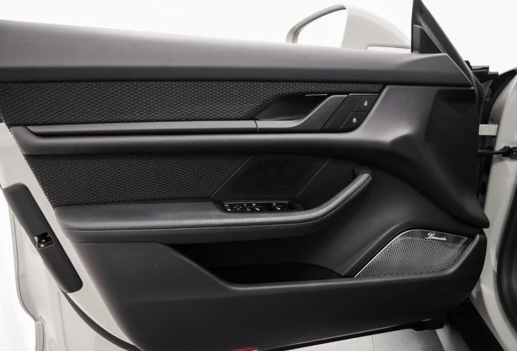 Porsche Taycan - foto 19