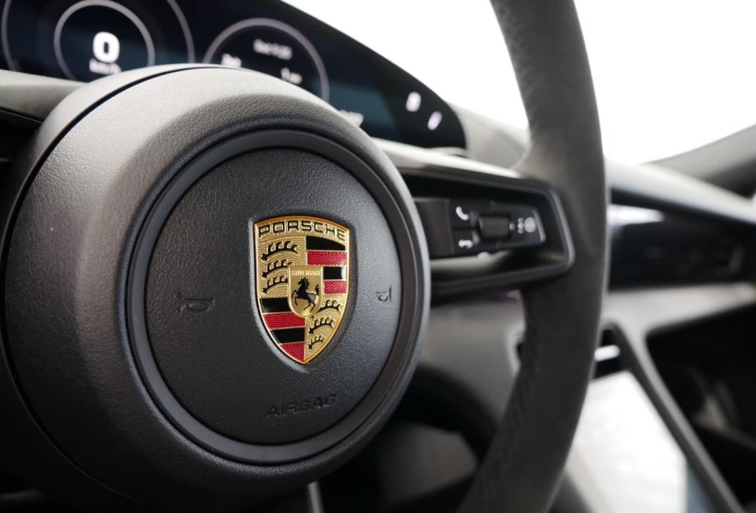 Porsche Taycan - foto 11