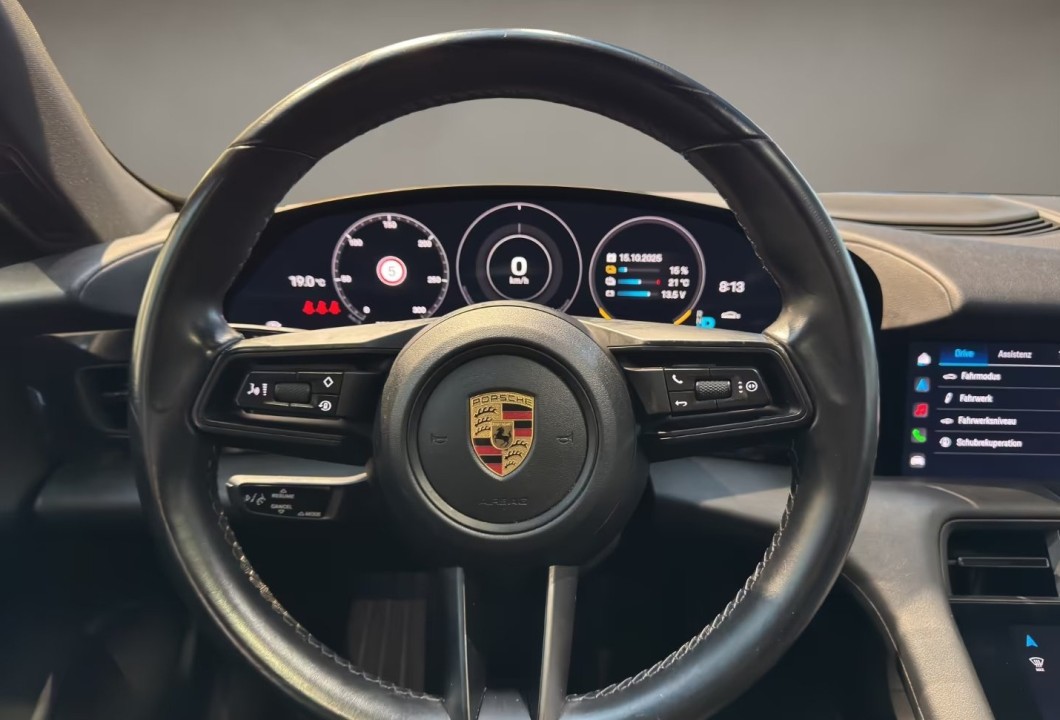 Porsche Taycan - foto 9