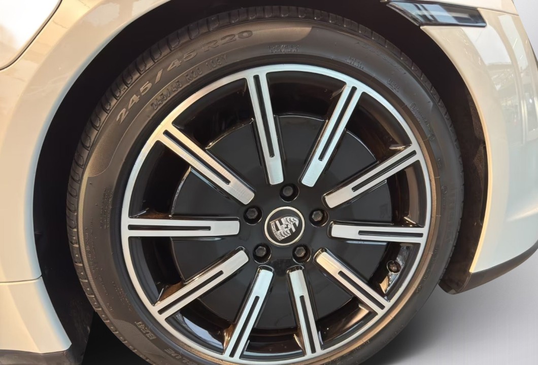 Porsche Taycan - foto 26