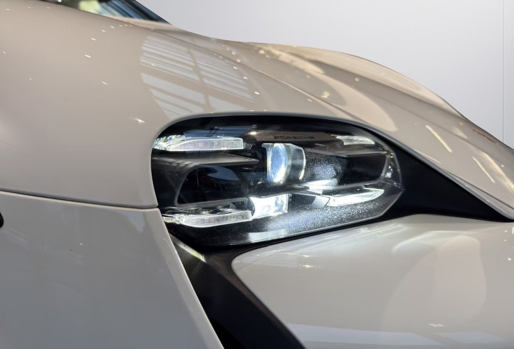 Porsche Taycan - foto 25