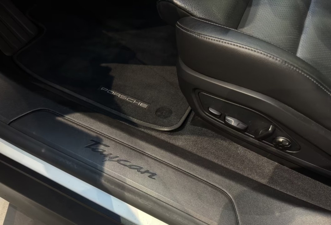 Porsche Taycan - foto 20